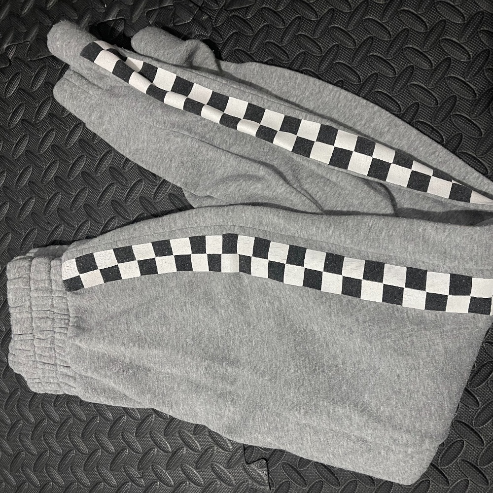 Checkered strip sweats